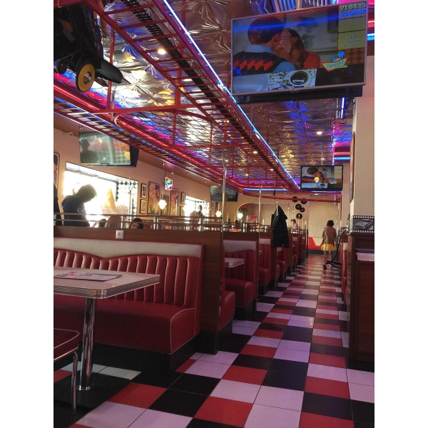 Ресторанный сервис бронирования столиков menu-rest.com - Интерьер ресторана "Beverly Hills Diner"