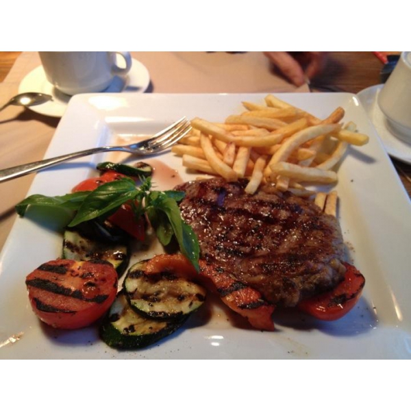 Ресторанный сервис бронирования столиков menu-rest.com - Интерьер ресторана "Стейк Хаус"