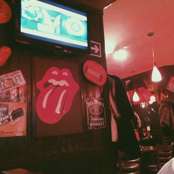 Ресторанный сервис бронирования столиков menu-rest.com - Интерьер ресторана "T.G.I. Friday`s"