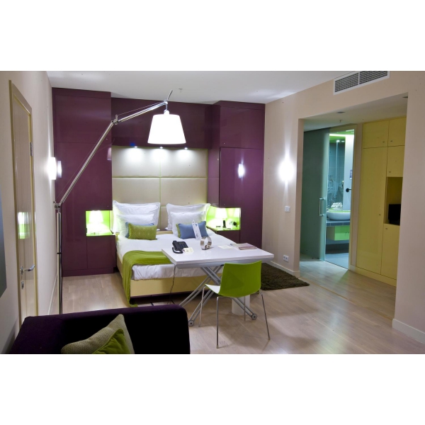 Ресторанный сервис бронирования столиков menu-rest.com - Интерьер ресторана "Mamaison All-Suites Spa Hotel Pokrovka Moscow"