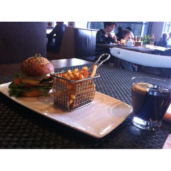 Ресторанный сервис бронирования столиков menu-rest.com - Интерьер ресторана "Black Market"