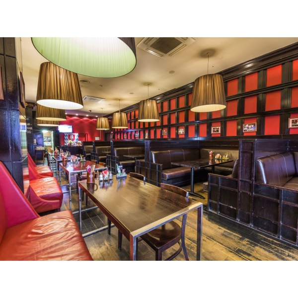 Ресторанный сервис бронирования столиков menu-rest.com - Интерьер ресторана "Колбасофф"