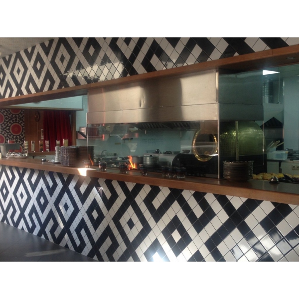 Ресторанный сервис бронирования столиков menu-rest.com - Интерьер ресторана "Изюм"