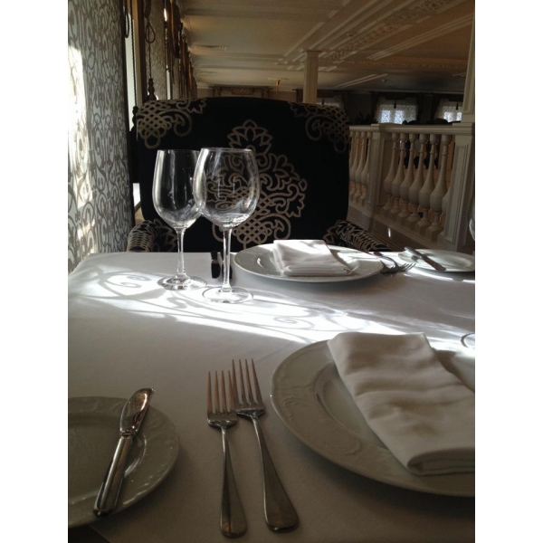 Ресторанный сервис бронирования столиков menu-rest.com - Интерьер ресторана "Гусятникоff"