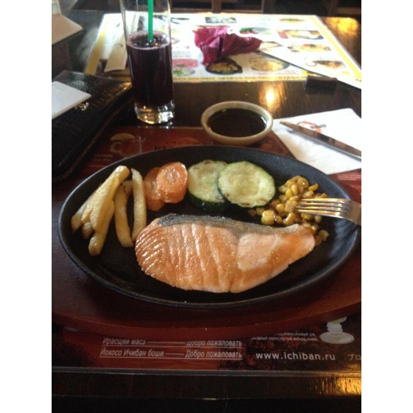 Ресторанный сервис бронирования столиков menu-rest.com - Интерьер ресторана "Ichiban Boshi"