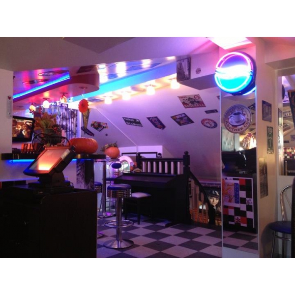 Ресторанный сервис бронирования столиков menu-rest.com - Интерьер ресторана "Frendys Diner"