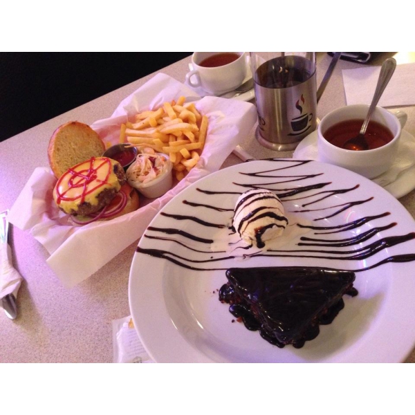 Ресторанный сервис бронирования столиков menu-rest.com - Интерьер ресторана "Frendys Diner"