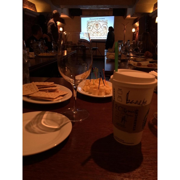 Ресторанный сервис бронирования столиков menu-rest.com - Интерьер ресторана "Авиатор на Таганке"