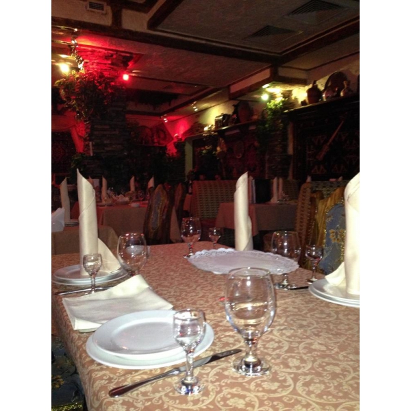 Ресторанный сервис бронирования столиков menu-rest.com - Интерьер ресторана "Кавказский дворик"