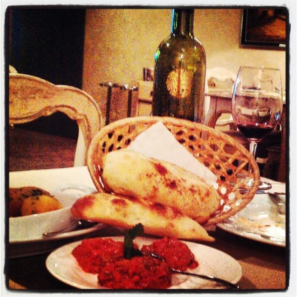 Ресторанный сервис бронирования столиков menu-rest.com - Интерьер ресторана "Югос"