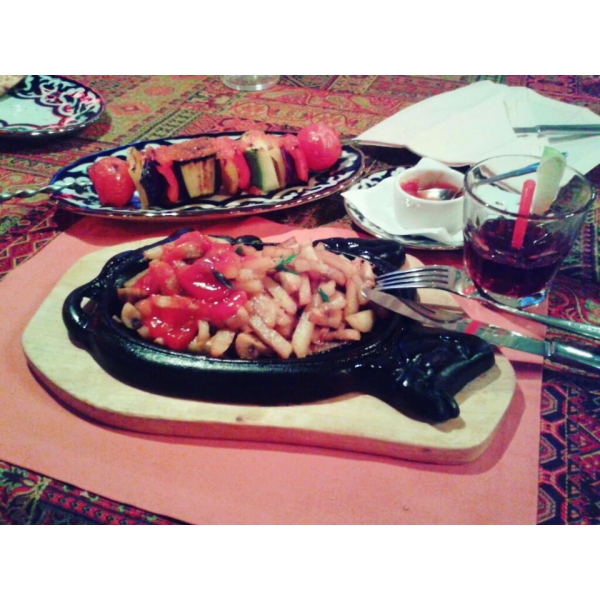 Ресторанный сервис бронирования столиков menu-rest.com - Интерьер ресторана "Вгости"