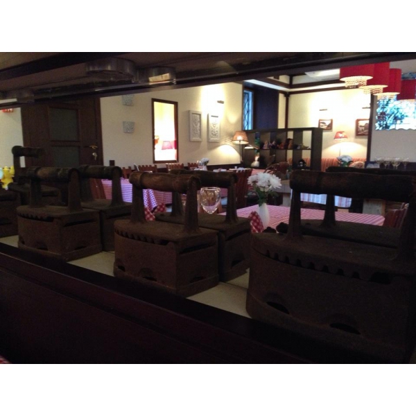 Ресторанный сервис бронирования столиков menu-rest.com - Интерьер ресторана "Югос"