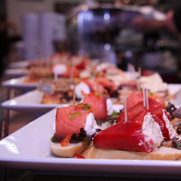 Ресторанный сервис бронирования столиков menu-rest.com - Интерьер ресторана "Lizarran"