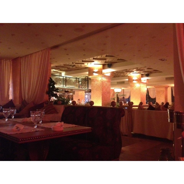 Ресторанный сервис бронирования столиков menu-rest.com - Интерьер ресторана "Коллекция food & chillout"