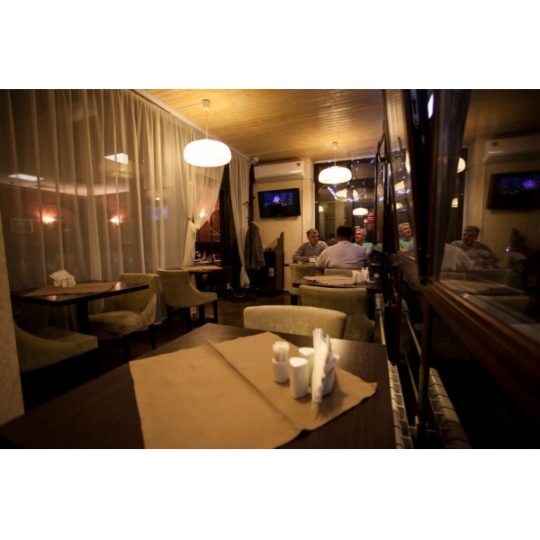 Ресторанный сервис бронирования столиков menu-rest.com - Интерьер ресторана "Югос"