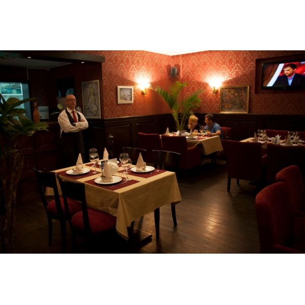 Ресторанный сервис бронирования столиков menu-rest.com - Интерьер ресторана "Югос"