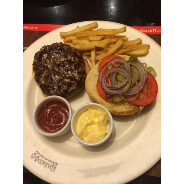 Ресторанный сервис бронирования столиков menu-rest.com - Интерьер ресторана "Колбасофф"