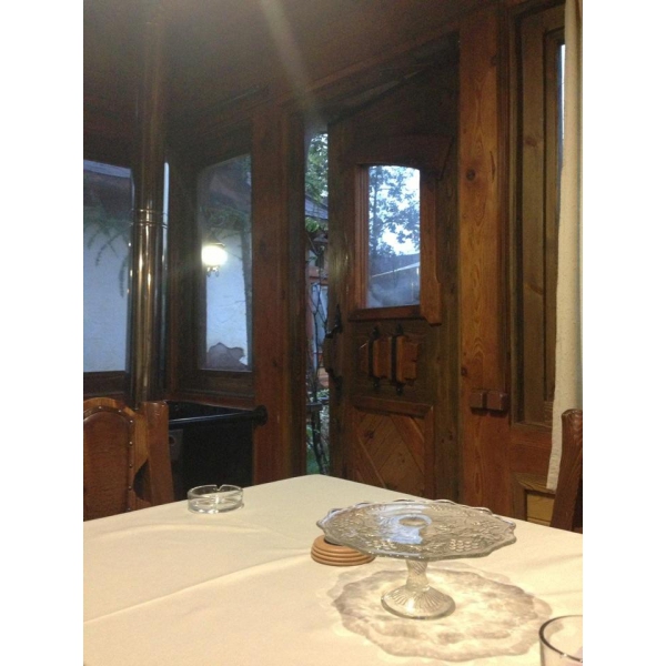 Ресторанный сервис бронирования столиков menu-rest.com - Интерьер ресторана "Загородный очаг"