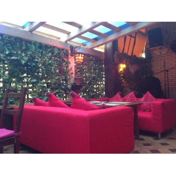 Ресторанный сервис бронирования столиков menu-rest.com - Интерьер ресторана "Бургон Йоши"