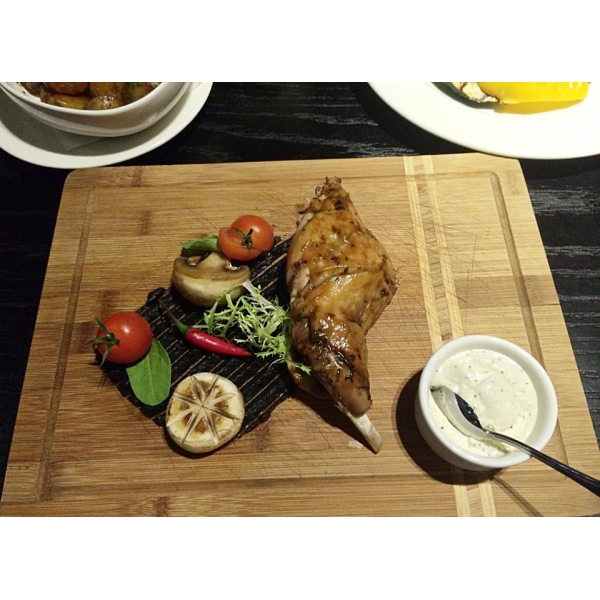 Ресторанный сервис бронирования столиков menu-rest.com - Интерьер ресторана "Happy Bones"