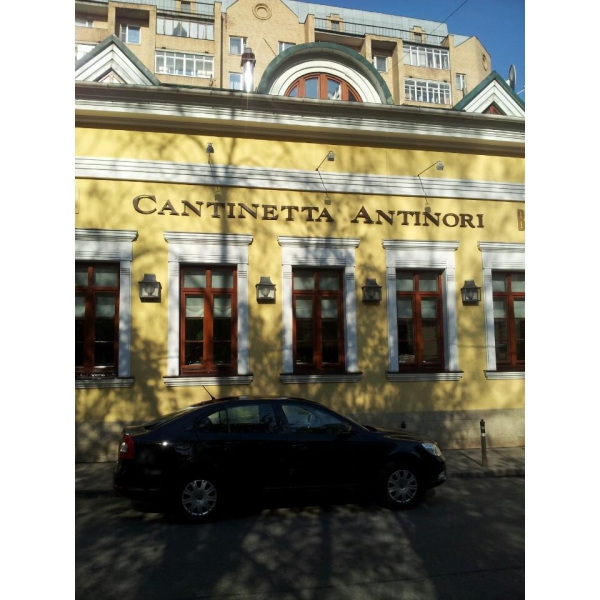 Ресторанный сервис бронирования столиков menu-rest.com - Интерьер ресторана "Cantinetta Antinori"