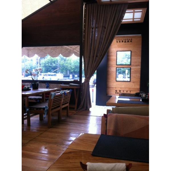Ресторанный сервис бронирования столиков menu-rest.com - Интерьер ресторана "Seiji"