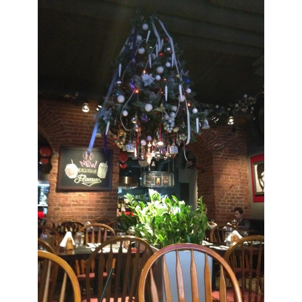 Ресторанный сервис бронирования столиков menu-rest.com - Интерьер ресторана "Roni"