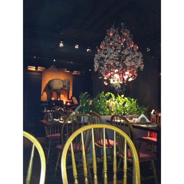 Ресторанный сервис бронирования столиков menu-rest.com - Интерьер ресторана "Roni"