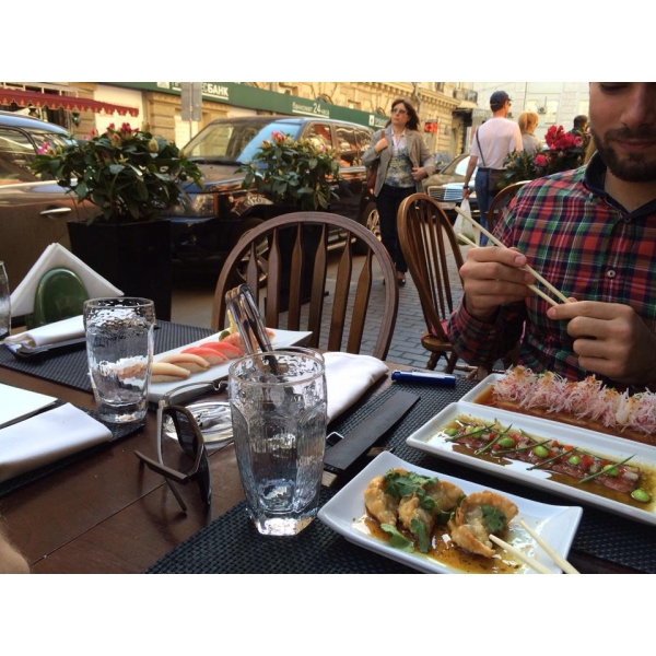 Ресторанный сервис бронирования столиков menu-rest.com - Интерьер ресторана "Roni"