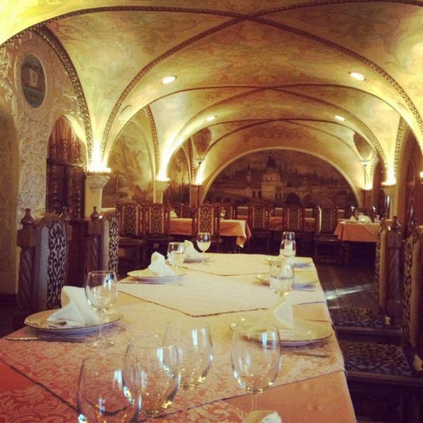 Ресторанный сервис бронирования столиков menu-rest.com - Интерьер ресторана "ЕРМАК"