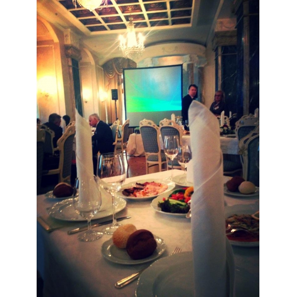 Ресторанный сервис бронирования столиков menu-rest.com - Интерьер ресторана "Riviere"