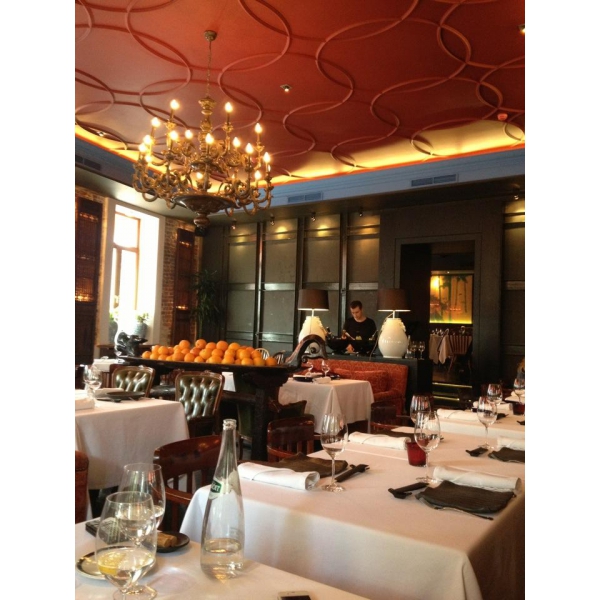 Ресторанный сервис бронирования столиков menu-rest.com - Интерьер ресторана "Mr.Lee"