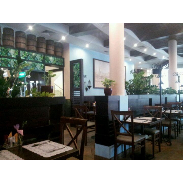 Ресторанный сервис бронирования столиков menu-rest.com - Интерьер ресторана "Жизнь Прекрасна"