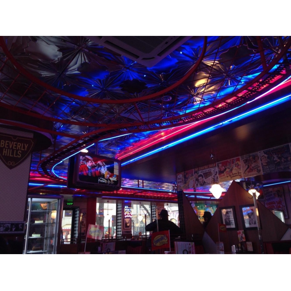 Ресторанный сервис бронирования столиков menu-rest.com - Интерьер ресторана "Beverly Hills Diner"