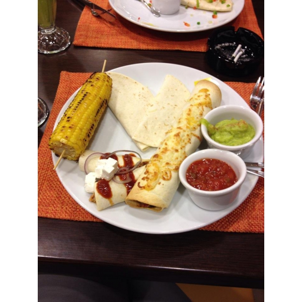 Ресторанный сервис бронирования столиков menu-rest.com - Интерьер ресторана "Cantina Mariachi"