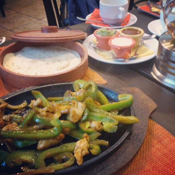 Ресторанный сервис бронирования столиков menu-rest.com - Интерьер ресторана "Cantina Mariachi"