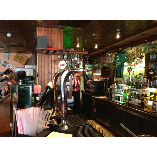 Ресторанный сервис бронирования столиков menu-rest.com - Интерьер ресторана "T.G.I. Friday`s"