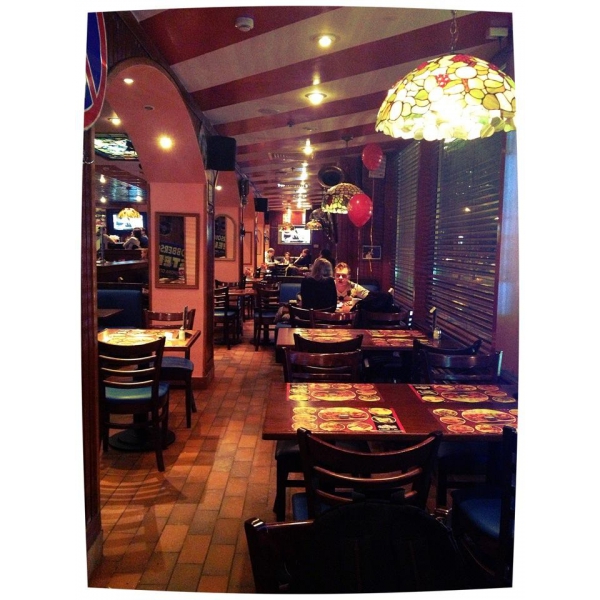 Ресторанный сервис бронирования столиков menu-rest.com - Интерьер ресторана "T.G.I. Friday`s"