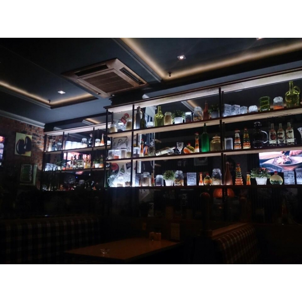 Ресторанный сервис бронирования столиков menu-rest.com - Интерьер ресторана "La Piola"