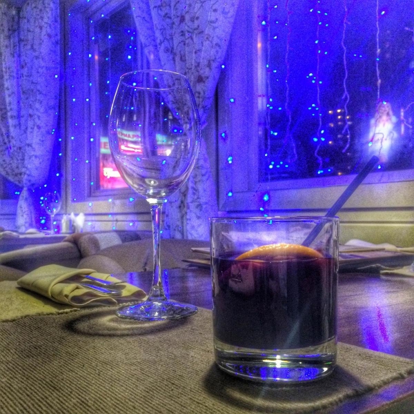 Ресторанный сервис бронирования столиков menu-rest.com - Интерьер ресторана "KARMA house"