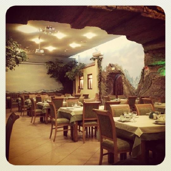 Ресторанный сервис бронирования столиков menu-rest.com - Интерьер ресторана "Акбаш"