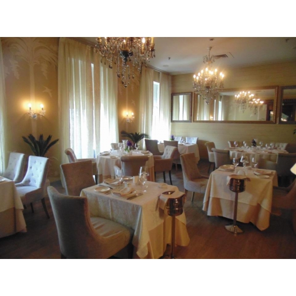 Ресторанный сервис бронирования столиков menu-rest.com - Интерьер ресторана "Гюго"