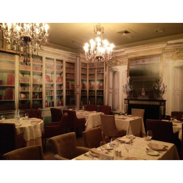 Ресторанный сервис бронирования столиков menu-rest.com - Интерьер ресторана "Гюго"