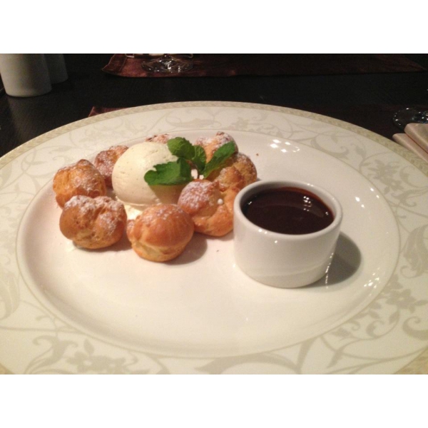 Ресторанный сервис бронирования столиков menu-rest.com - Интерьер ресторана "Гюго"