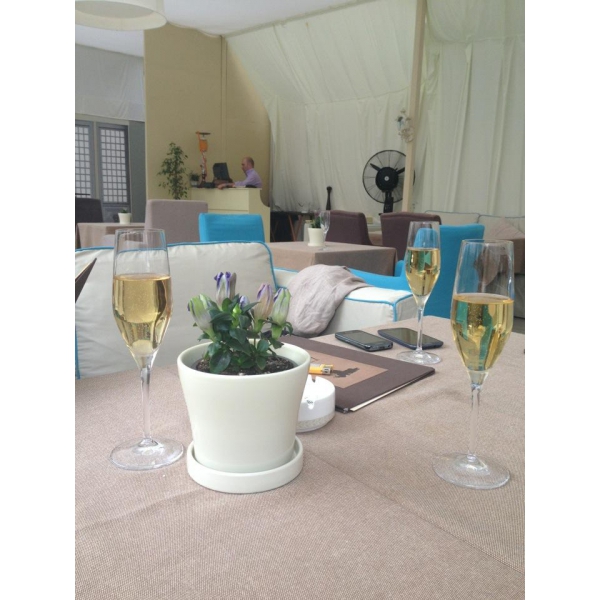 Ресторанный сервис бронирования столиков menu-rest.com - Интерьер ресторана "Гюго"