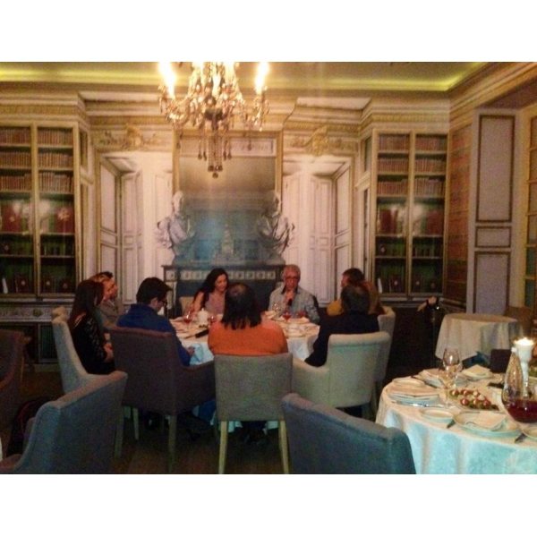 Ресторанный сервис бронирования столиков menu-rest.com - Интерьер ресторана "Гюго"