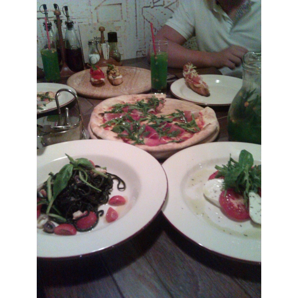 Ресторанный сервис бронирования столиков menu-rest.com - Интерьер ресторана "Пицца Пи"