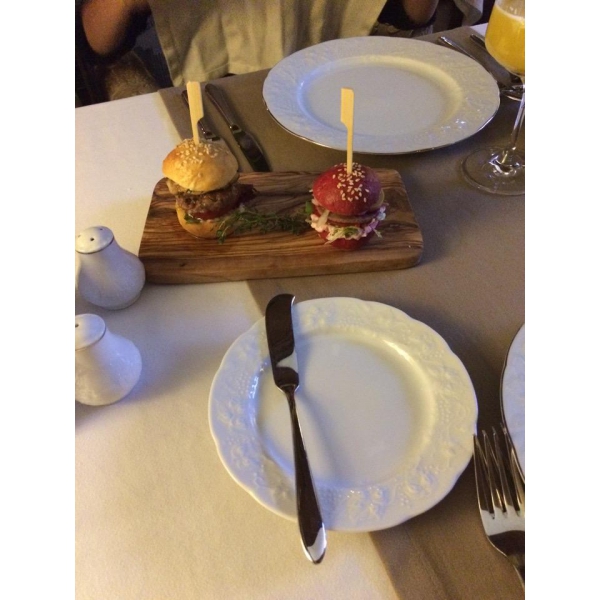 Ресторанный сервис бронирования столиков menu-rest.com - Интерьер ресторана "Sabor de la Vida de Patrick"