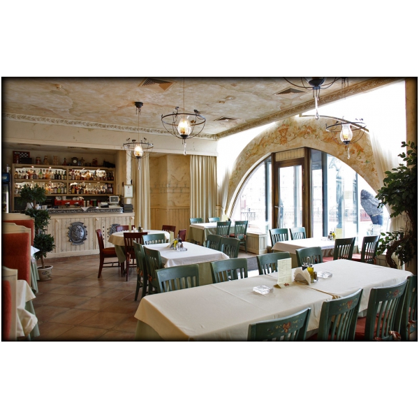 Ресторанный сервис бронирования столиков menu-rest.com - Интерьер ресторана "Ла-Чиполла"