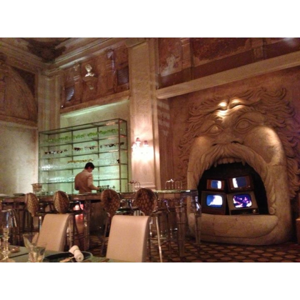 Ресторанный сервис бронирования столиков menu-rest.com - Интерьер ресторана "Baccarat Cristal Room"